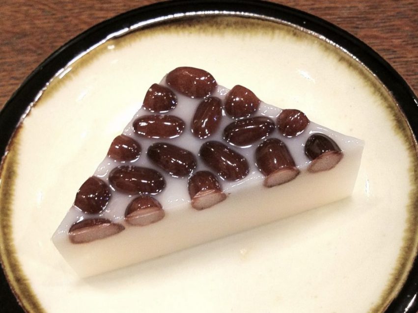 6月30日「夏越の祓」にちなんだお菓子「水無月」